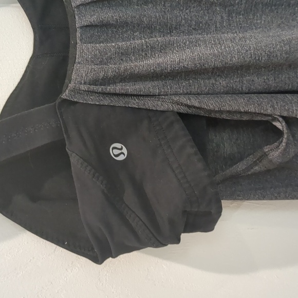 Lululemon tank with bra - Picture 4 of 4